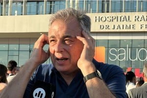 Luis Castellano, ex intentende de Rafaela, presente en la inauguración del nuevo Hospital "Jaime Ferré". 