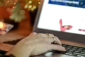 Recomendaciones para promover compras responsables y evitar fraudes.