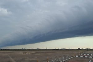 En la estación cada hora los técnicos registran temperatura, humedad, presión, viento, estado del cielo y nubosidad.
