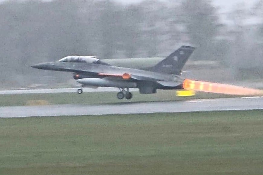 Los F-16 A/B MLU Fighting Falcon se preparan para el tramo final. Crédito: Ministerio de Defensa