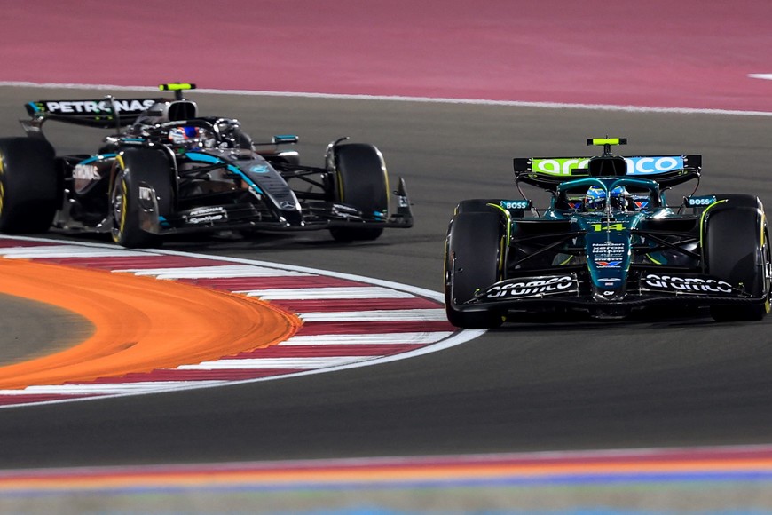 Formula One F1 - Qatar Grand Prix - Lusail International Circuit, Lusail, Qatar - November 29, 2025
Aston Martin's Fernando Alonso and Mercedes' Andrea Kimi Antonelli in action during the sprint race REUTERS/Thaier Al-Sudani