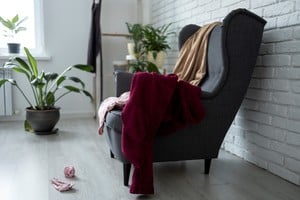 Organizar el ambiente contribuye al bienestar emocional y la armonía personal.