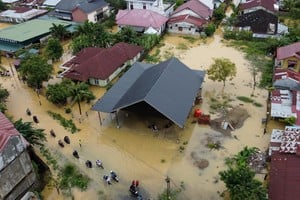 Casi 600 muertos por inundaciones en el sudeste asiático.