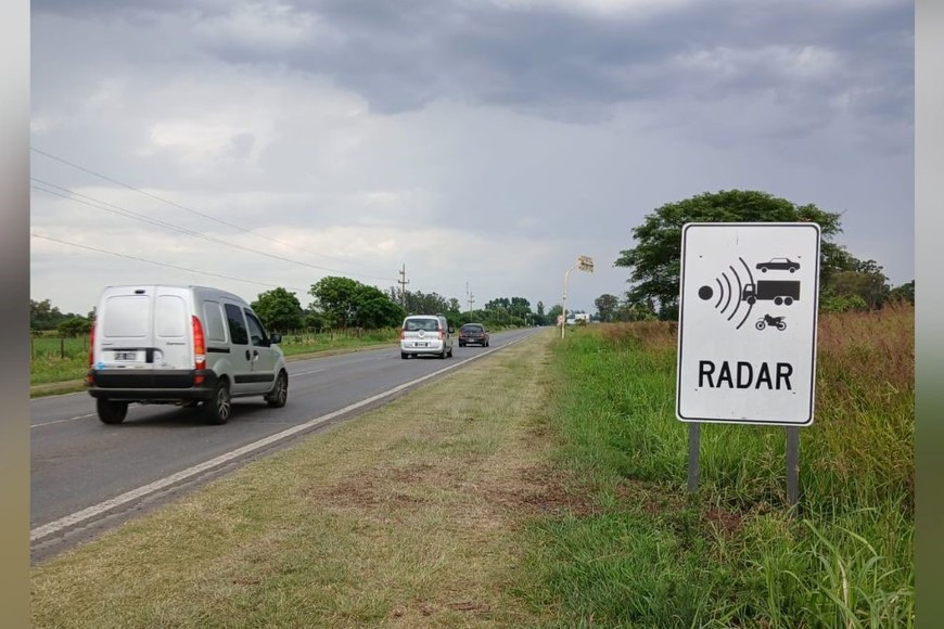 Ruta 11: colocaron dos radares de velocidad en un pueblo cercano a la ciudad de Santa Fe