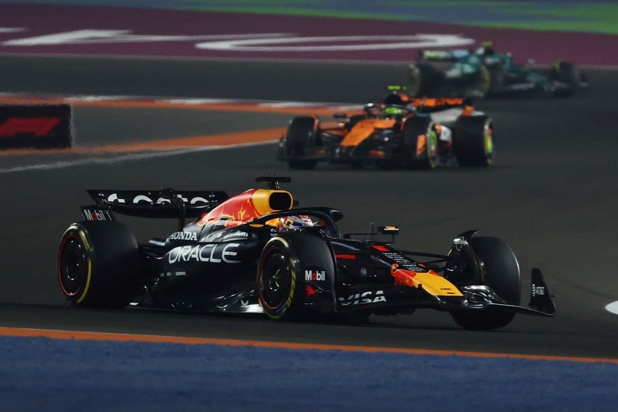 Formula One F1 - Qatar Grand Prix - Lusail International Circuit, Lusail, Qatar - November 30, 2025
Red Bull's Max Verstappen in action during the race REUTERS/Jakub Porzycki