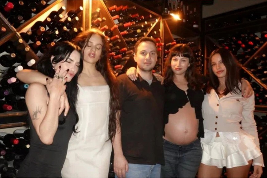 Rosalía, Lali, Emilia y Úrsula, juntas en la noche porteña.