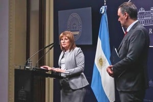 Bullrich, acompañada por Adorni,  presentó en Casa Rosada el proyecto de reforma del Código Penal que se tratará en sesiones extraordinarias.