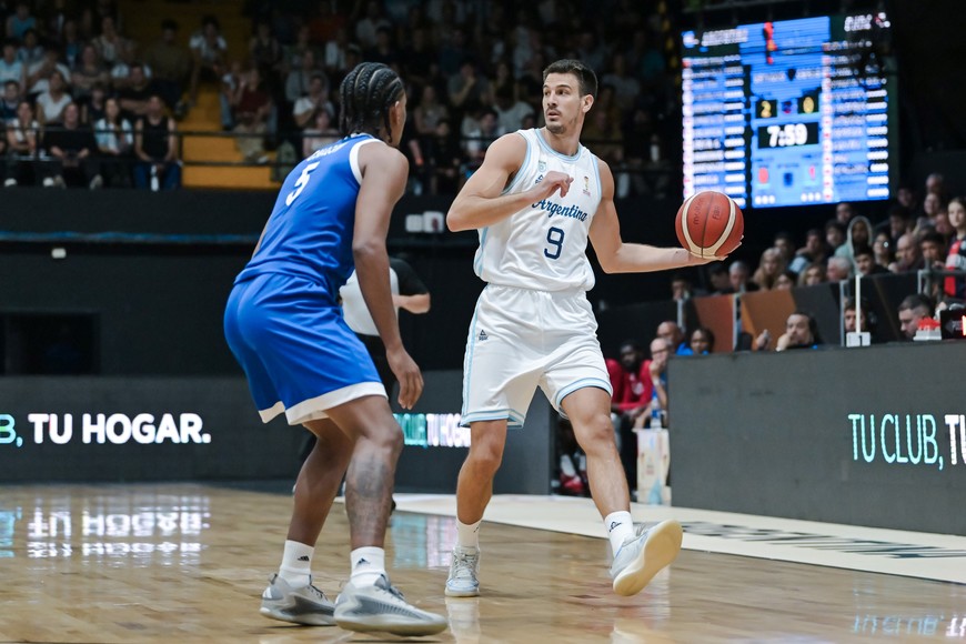 Argentina apabulló a Cuba y cerró la primera ventana con puntaje ideal