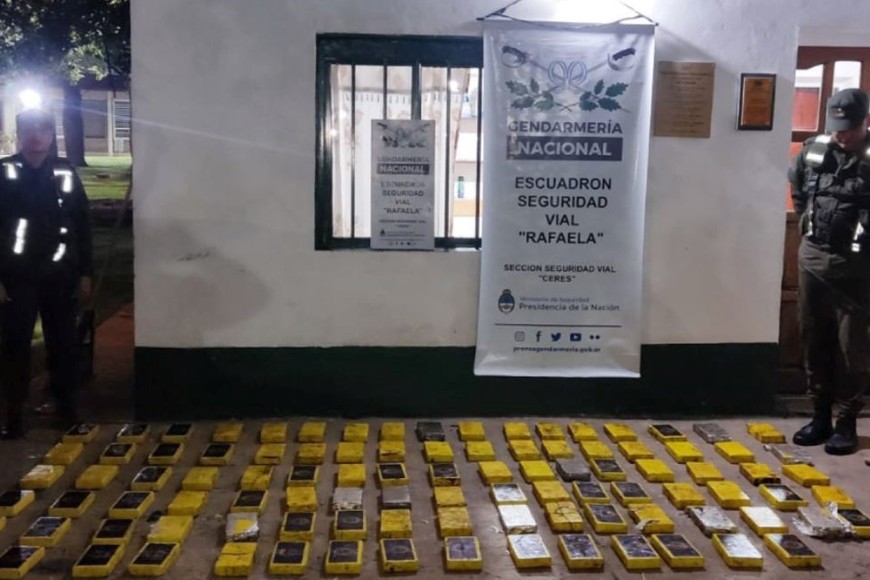 Los cien "panes" de cocaína pesaron más de 100 kilos. Foto: El Litoral