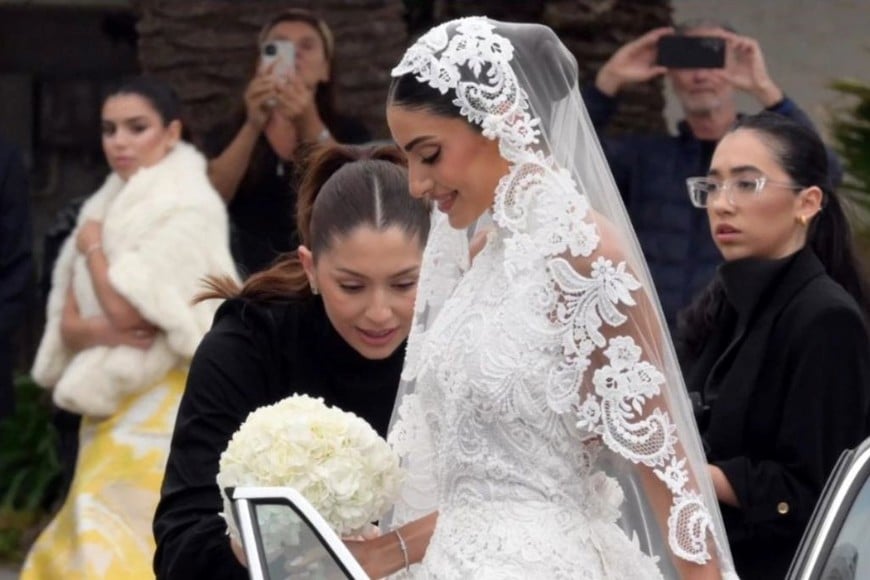 Así fue el espectacular look de novia de Giuliana Tenace.