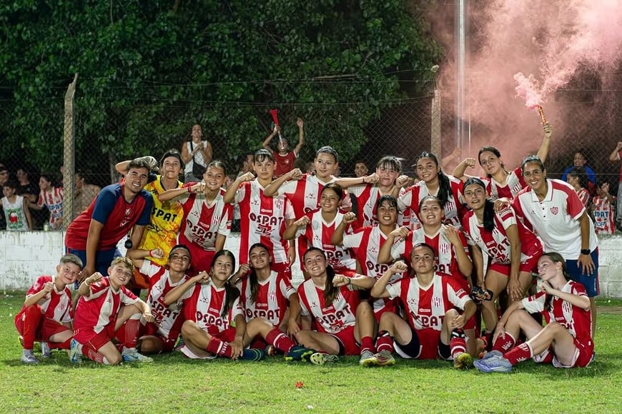 Unión campeón Femenino Sub 16. Créditos: Guillermina Puigjane.