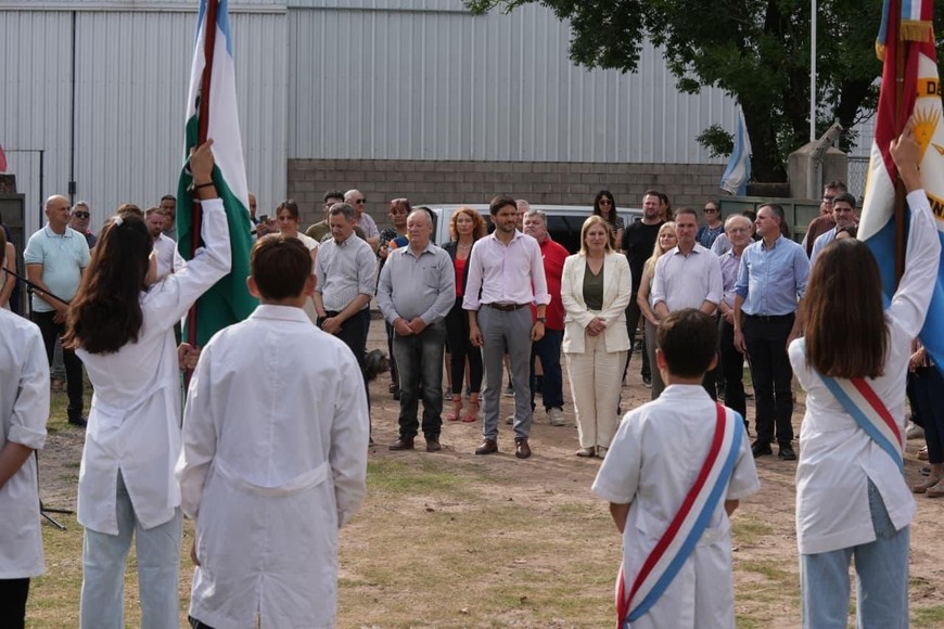 Pullaro inauguró infraestructura clave para garantizar agua potable segura a casi 9.500 vecinos en departamento Castellanos