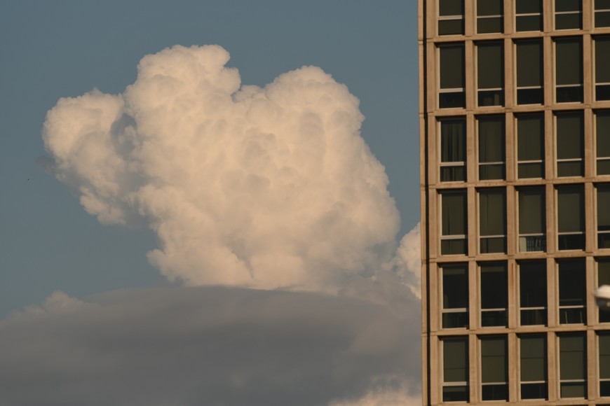 Se mantiene la presencia de nubosidad en la capital santafesina. Crédito: Mauricio Garín
