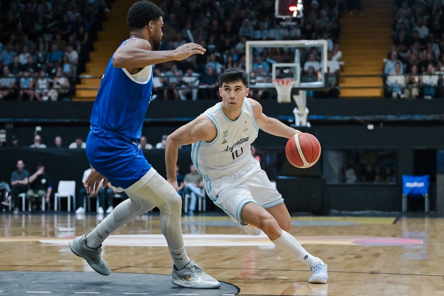 Argentina apabulló a Cuba y cerró la primera ventana con puntaje ideal