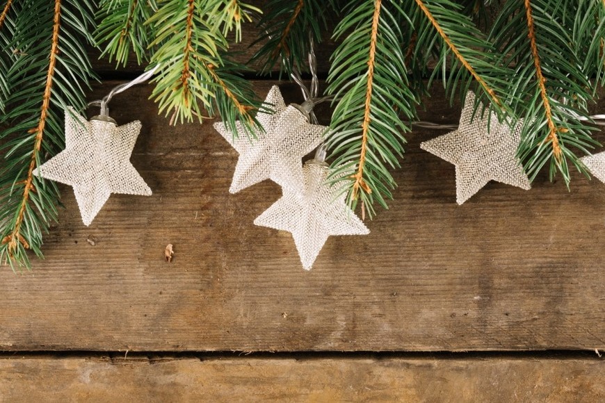 Las costumbres del árbol y las decoraciones navideñas se dan a nivel mundial.