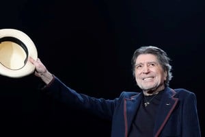 El artista, quien compuso himnos atemporales como "Y nos dieron las diez", concluyó un ciclo profesional de décadas. 