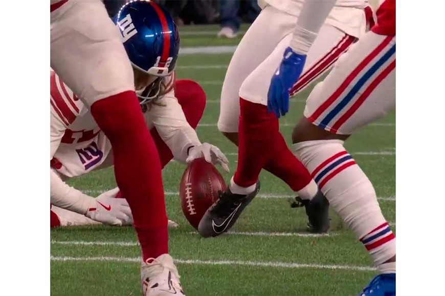 El pie en la tierra, motivo del yerro.