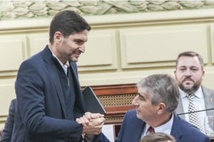 Pullaro y Bastia, firmantes del decreto de convocatoria a Extraordinarias.