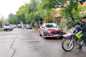 Peritos de la Policía Científica realizaron los análisis de rigor en la escena del crimen.