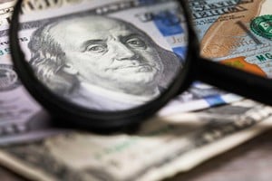 Caputo necesita divisas. Y pide a la provincia que "traiga" los dólares.