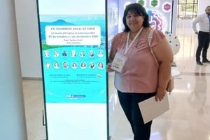 Su logro fue posible gracias al apoyo colectivo de colegas, pacientes y vecinos.