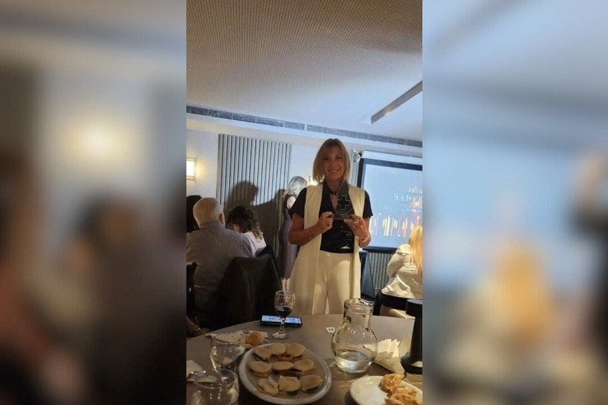 Alicia Rinaldi fue distinguida como la mejor bioquímica del año por la SAFyB.