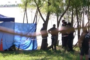 La víctima, un hombre de entre 30 y 40 años, presentaba múltiples puñaladas