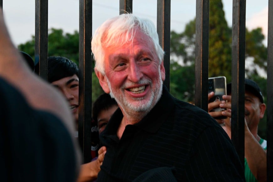 Tras ganar los comicios, este miércoles Alonso se convirtió oficialmente en presidente. Foto: Manuel Fabatía