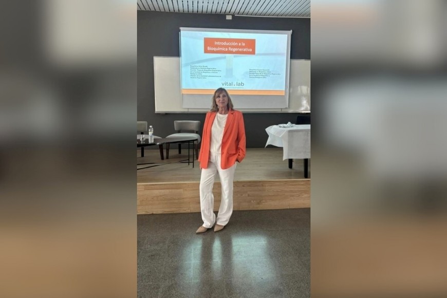 Alicia Rinaldi fue distinguida como la mejor bioquímica del año por la SAFyB.