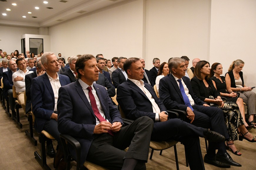 El funcionario resaltó el impulso al sistema portuario y la apuesta a ciencia y tecnología. Foto: Manuel Fabatia