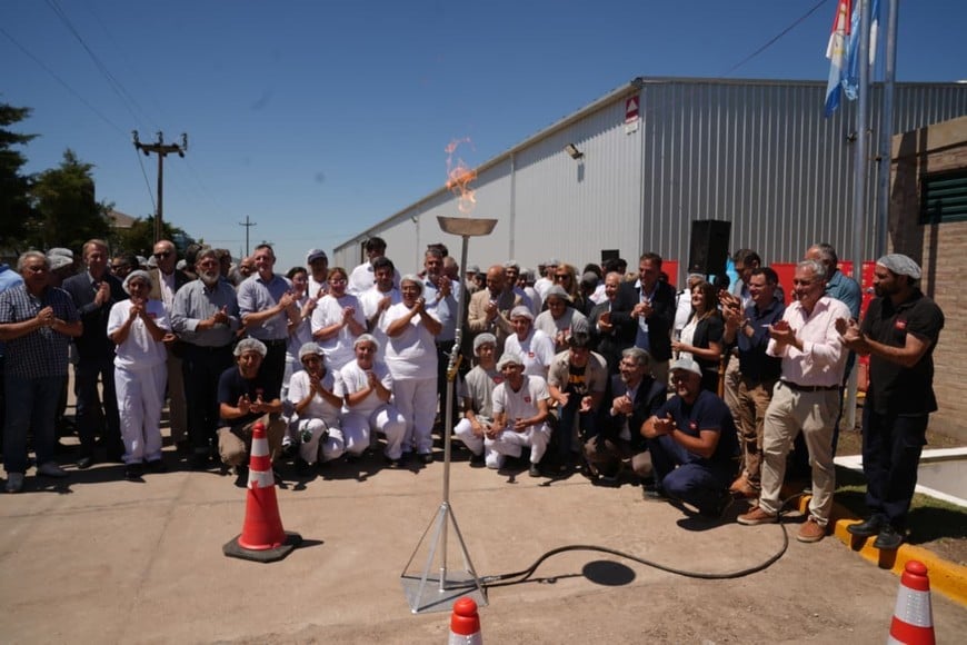 “Darle gas a nuestras localidades permite que las industrias generen trabajo, logística y conectividad”, dijo Pullaro.