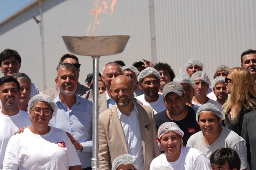 “Darle gas a nuestras localidades permite que las industrias generen trabajo, logística y conectividad”, dijo Pullaro.