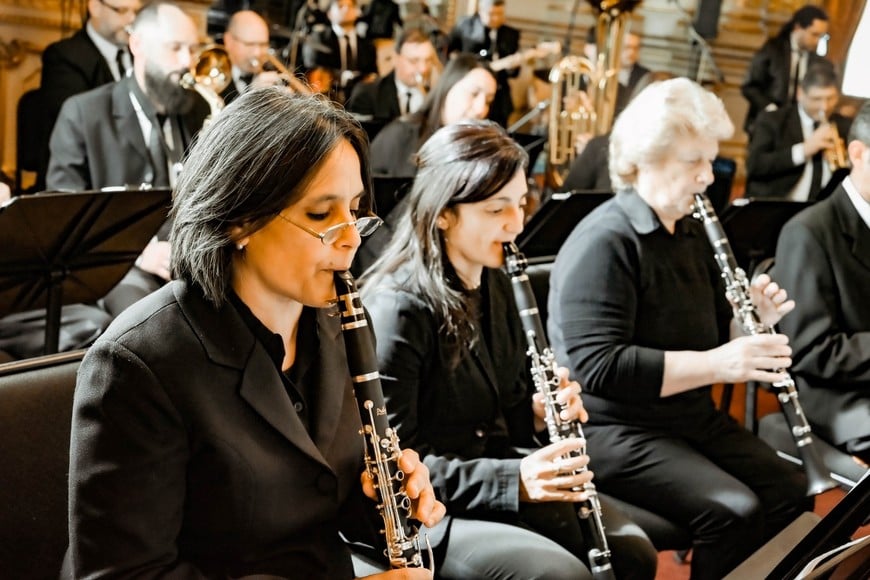 Una producción que reunió a más de 40 músicos en uno de los escenarios más emblemáticos del país.