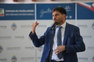 “Darle gas a nuestras localidades permite que las industrias generen trabajo, logística y conectividad”, dijo Pullaro.