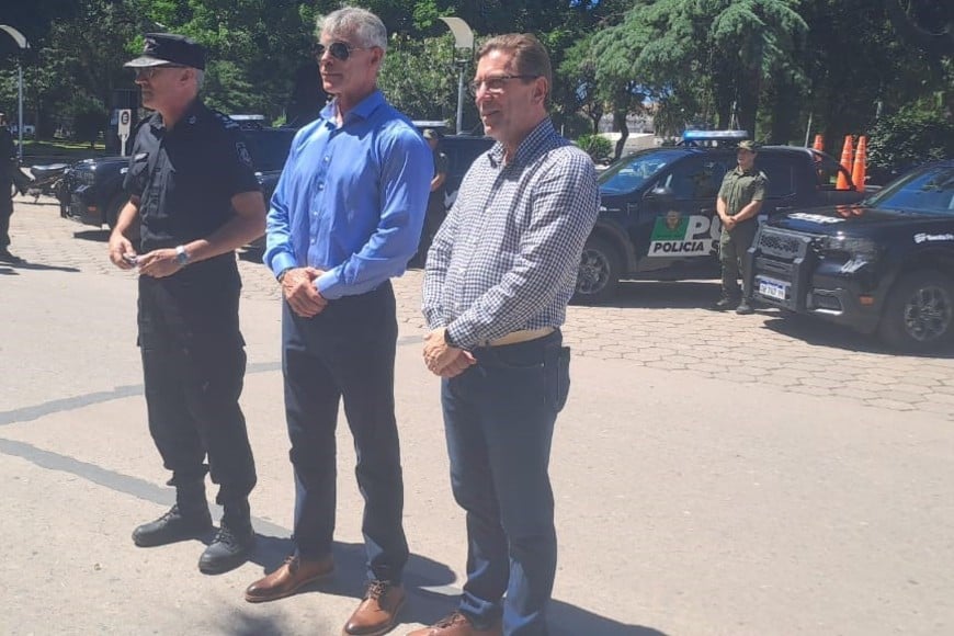 Nuevas camionetas para la Unidad Regional XVI y anuncios de más inversión en seguridad