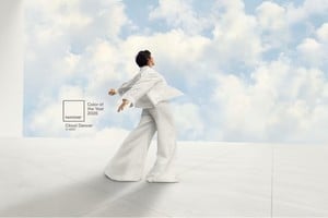 Cloud Dancer, un blanco que Pantone define como “influencia calmante”.