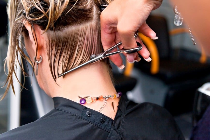 El calendario lunar define días favorables para distintos tipos de corte de cabello.
