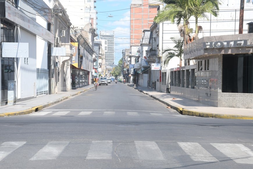 El calor comienza a apoderarse de la capital santafesina. Crédito: Luis Cetraro