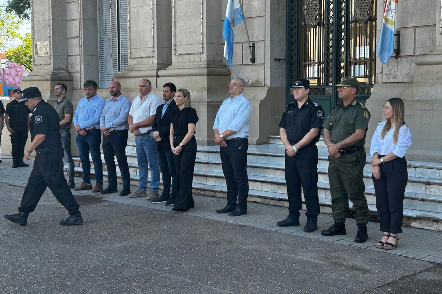Las autoridades provinciales y municipales encabezaron la entrega de vehículos en pleno microcentro.