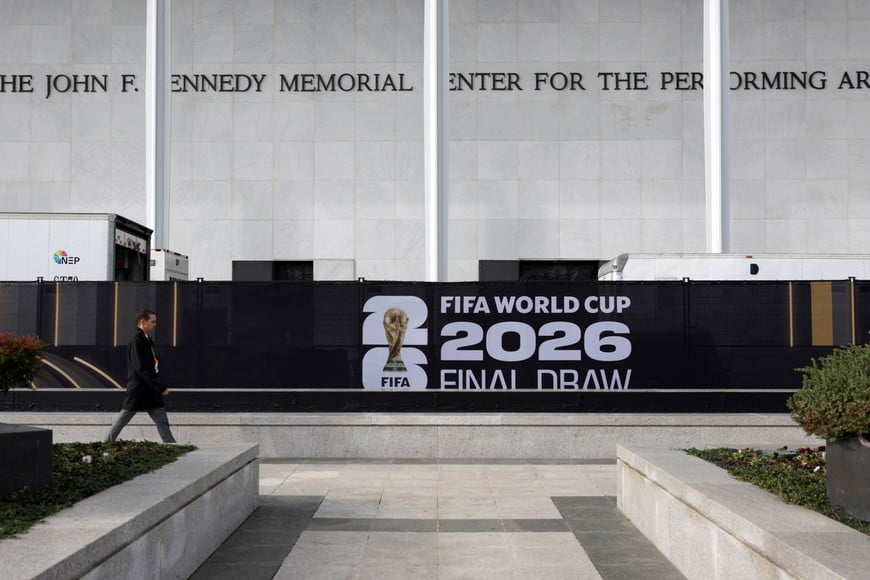 Soccer Football - FIFA World Cup 2026 - Washington D.C., District of Columbia, U.S. - December 4, 2025
General view outside the John F. Kennedy Memorial Center for the Performing Arts ahead of the draw REUTERS/Jeenah Moon