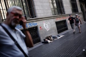 La UCA sostiene que bajó la pobreza en 2025, pero con reparos sobre la magnitud que registró el INDEC. Foto: Archivo / REUTERS / Agustin Marcarian.