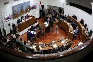 Se generaron cruces y tensiones políticas en el recinto. Crédito: Archivo