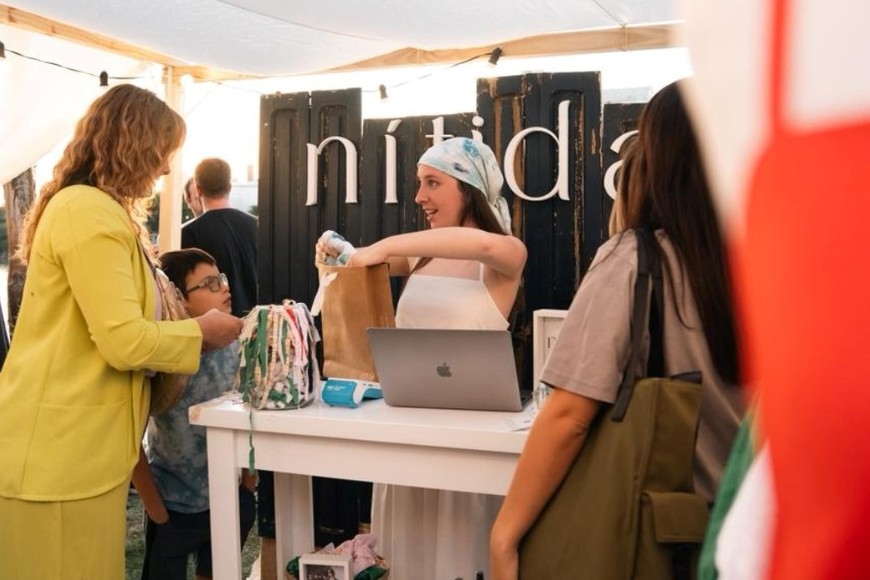 Ríos de Gula se convierte en punto de encuentro para quienes buscan prendas de diseño.