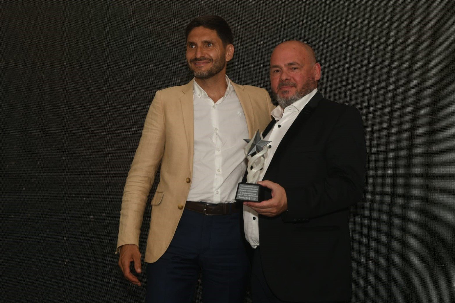 Pullaro saludó a los galardonados en una ceremonia que consolidó a la industria de eventos.


