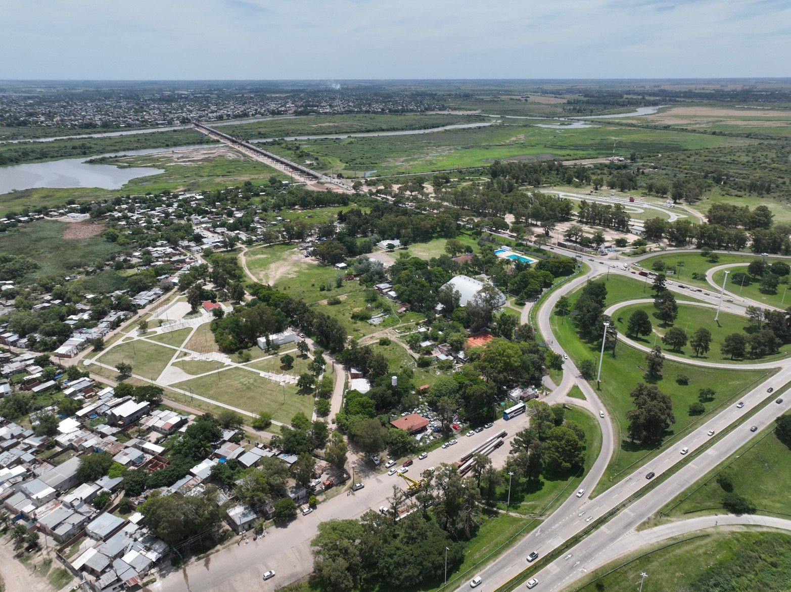Llegaron las primeras vigas del nuevo Puente Santa Fe–Santo Tomé.