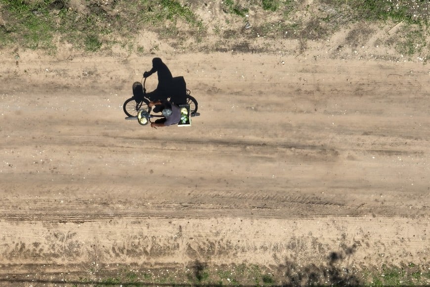 El desafío entre Rosario y Santa Fe, sobre caminos de arena. Crédito: Fernando Nicola.