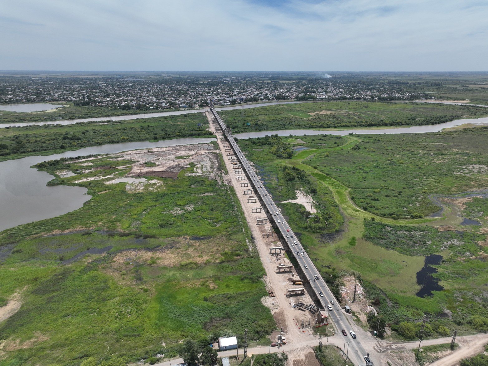 Llegaron las primeras vigas del nuevo Puente Santa Fe–Santo Tomé.
