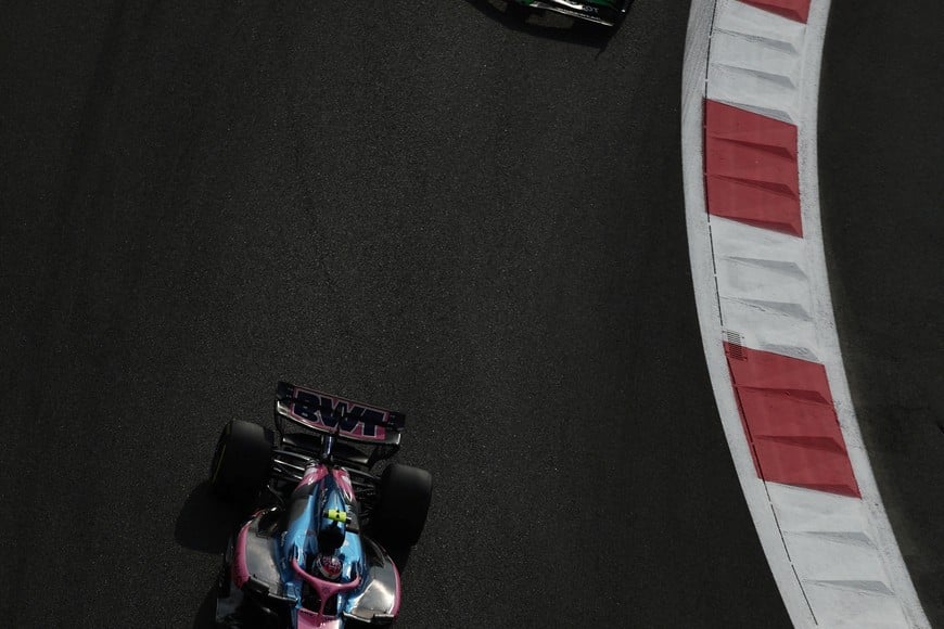 Formula One F1 - Abu Dhabi Grand Prix - Yas Marina Circuit, Abu Dhabi, United Arab Emirates - December 5, 2025
 Alpine's Franco Colapinto and Sauber's Nico Hulkenberg during practice REUTERS/Jakub Porzycki