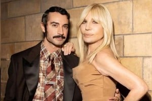 Vitale sustituyó el 1 de abril a Donatella Versace como director creativo.