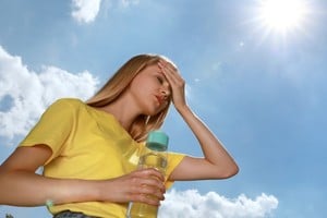 El riesgo para la salud pública por exposición al calor comienza a partir de los 32 °C,